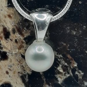 White Pearl Necklace